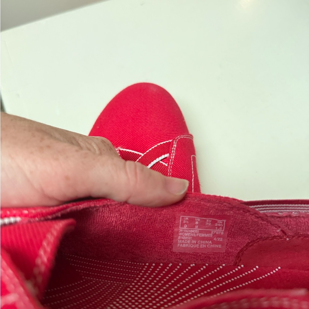 Clarks Cloudsteppers Women's Vibrant Red Flats - Picture 6 of 6